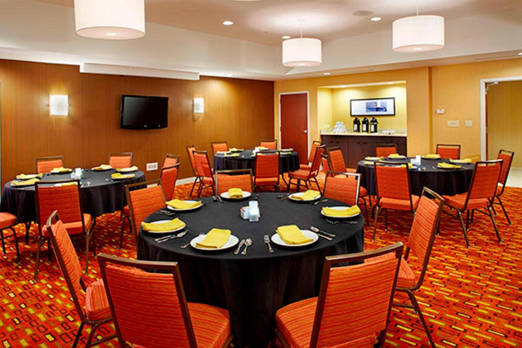 Courtyard By Marriott Akron Stow Exterior foto