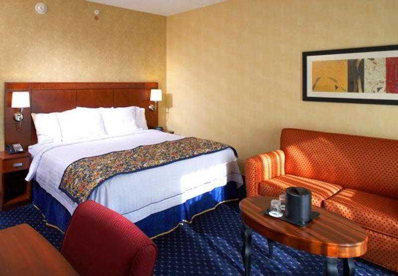 Courtyard By Marriott Akron Stow Habitación foto